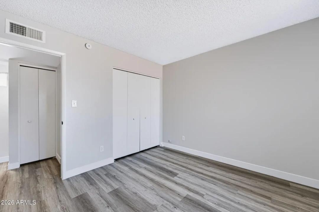 Real Estate Picture 16