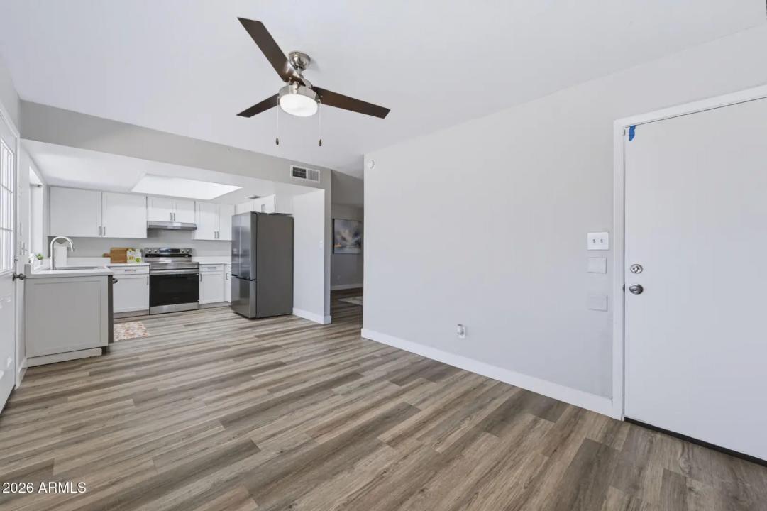 Real Estate Picture 23