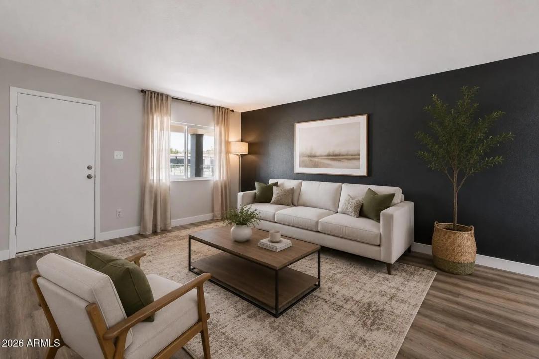 Real Estate Picture 9