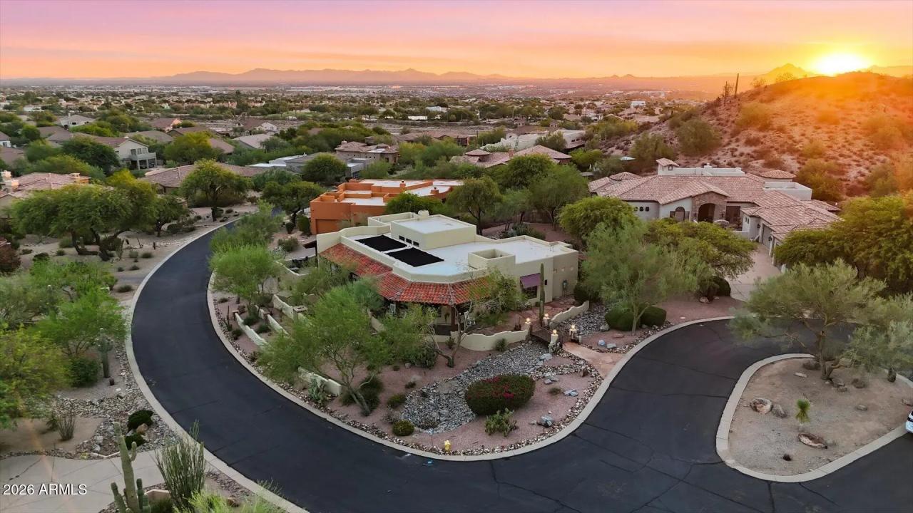 Real Estate Picture 3