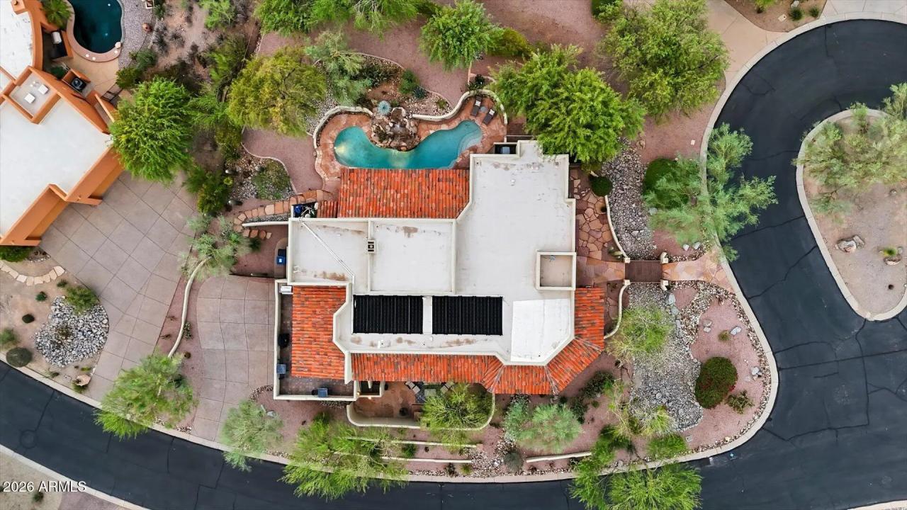 Real Estate Picture 4