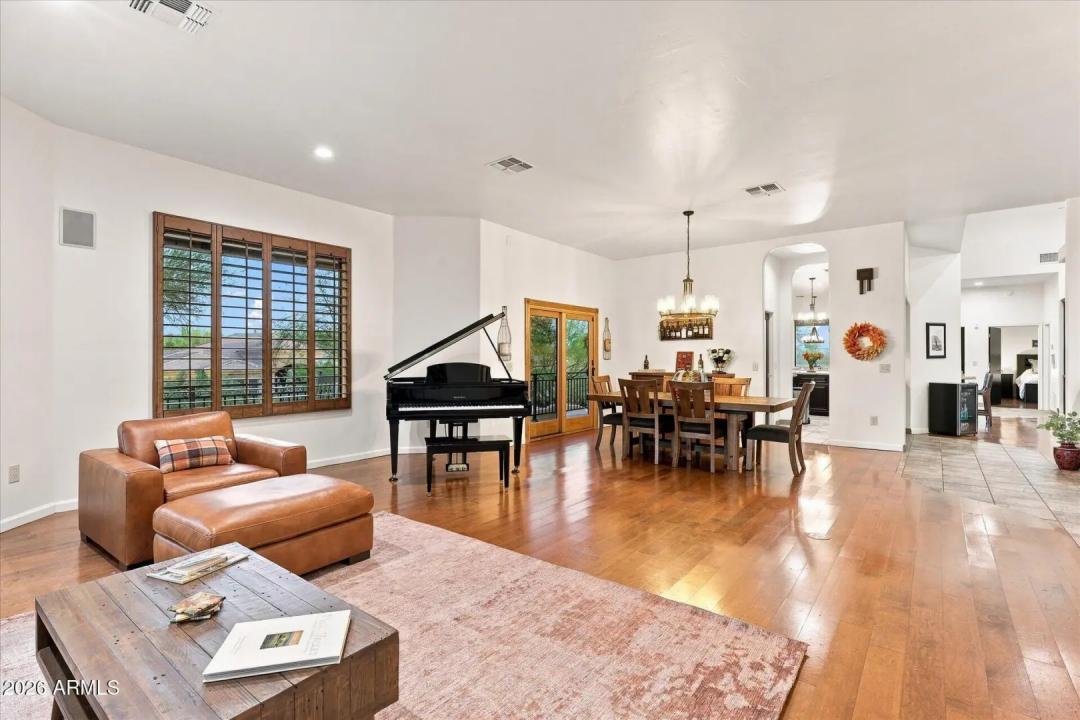 Real Estate Picture 15