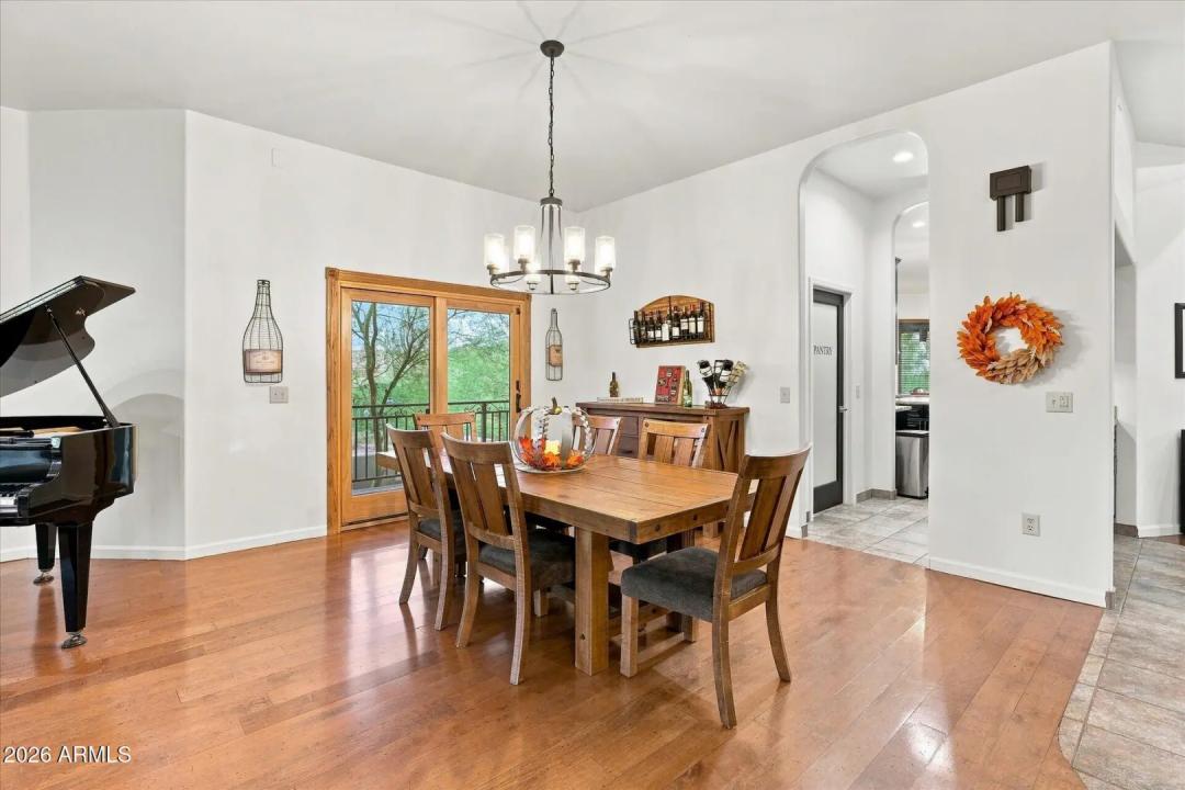 Real Estate Picture 18