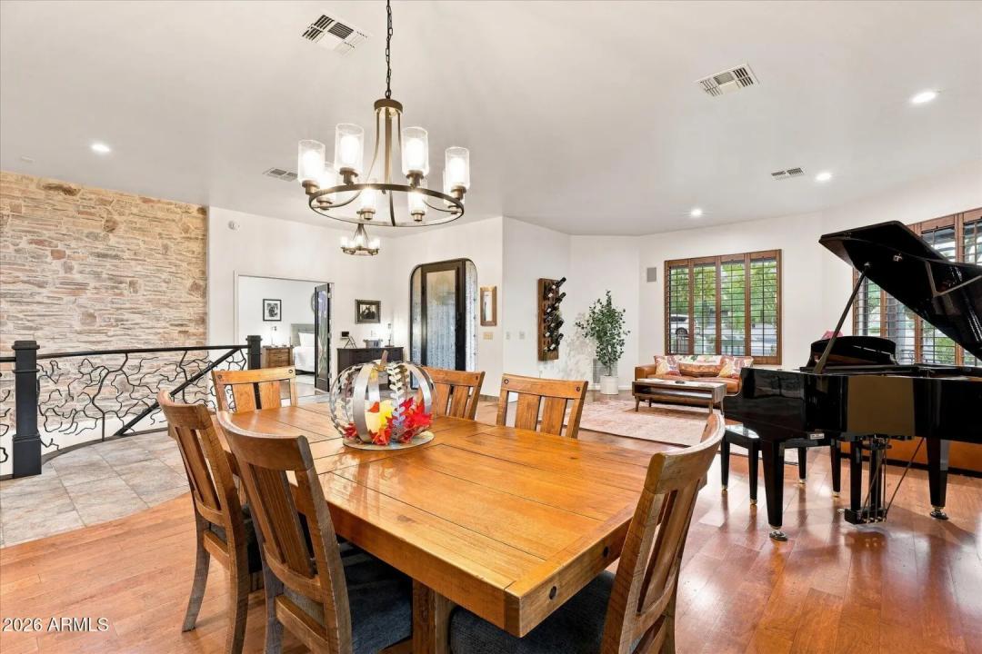 Real Estate Picture 19