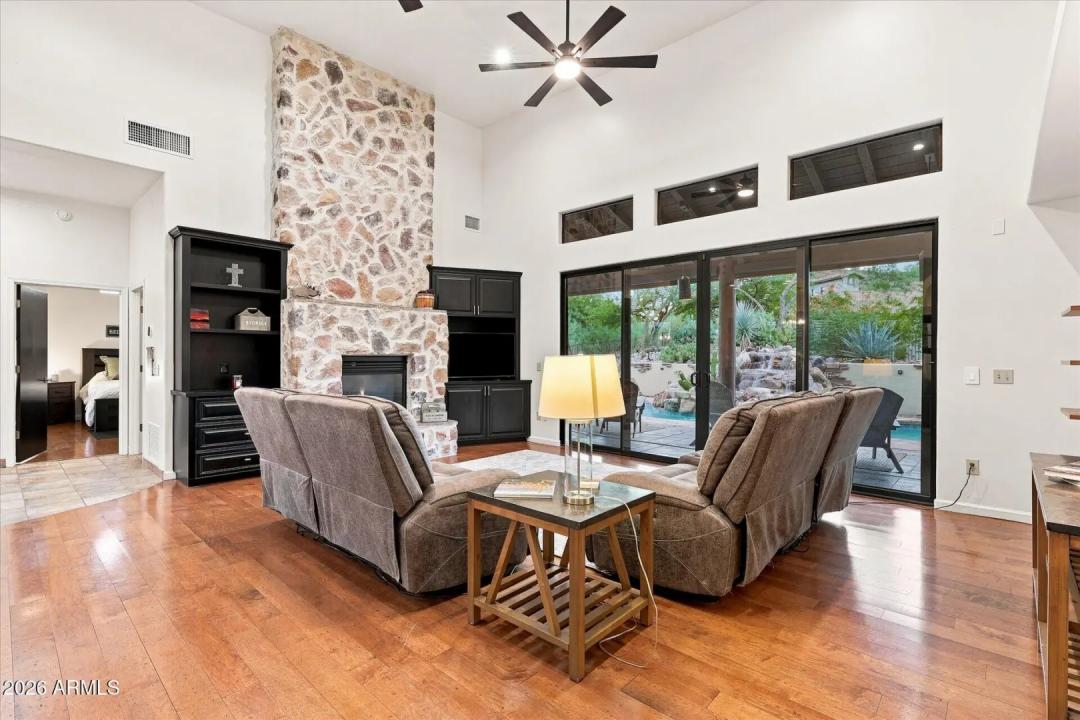 Real Estate Picture 20