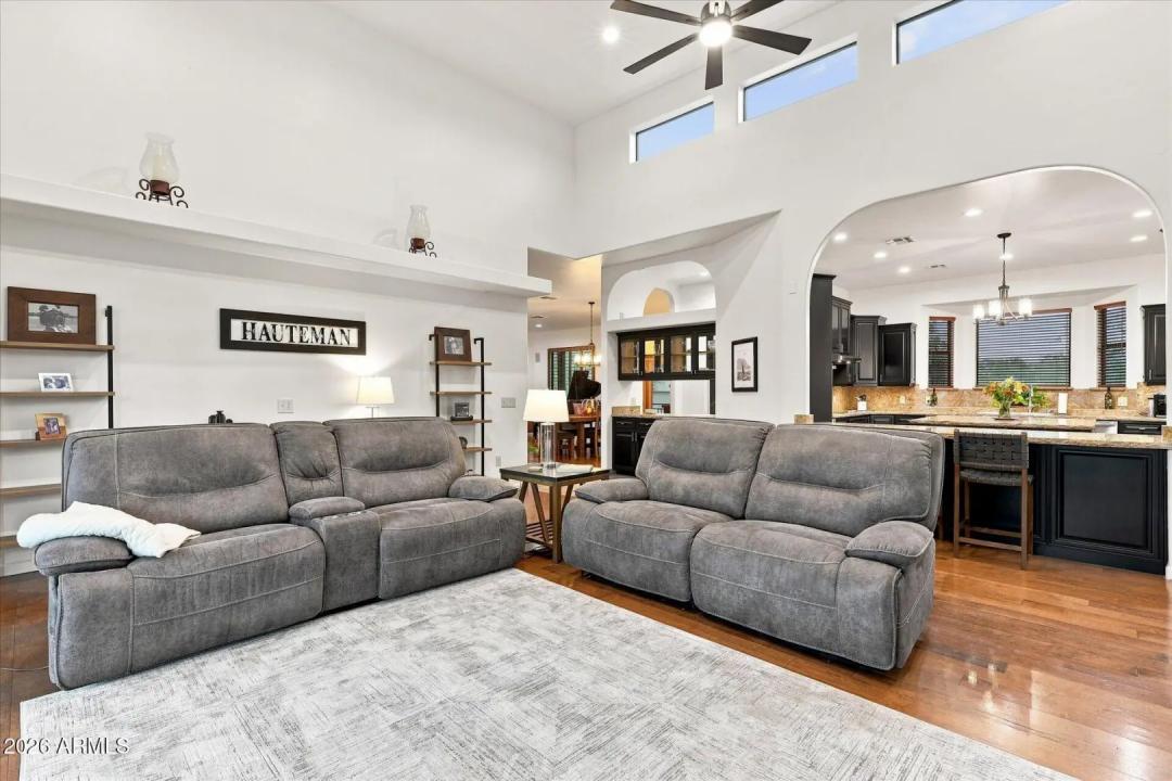 Real Estate Picture 22