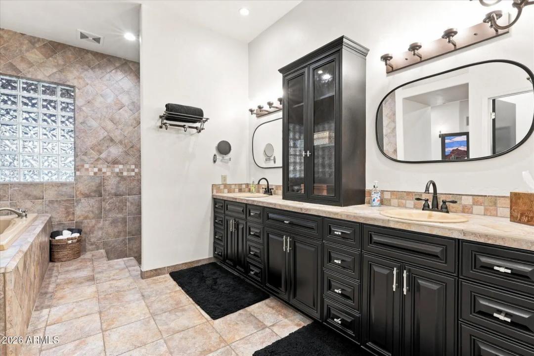 Real Estate Picture 47