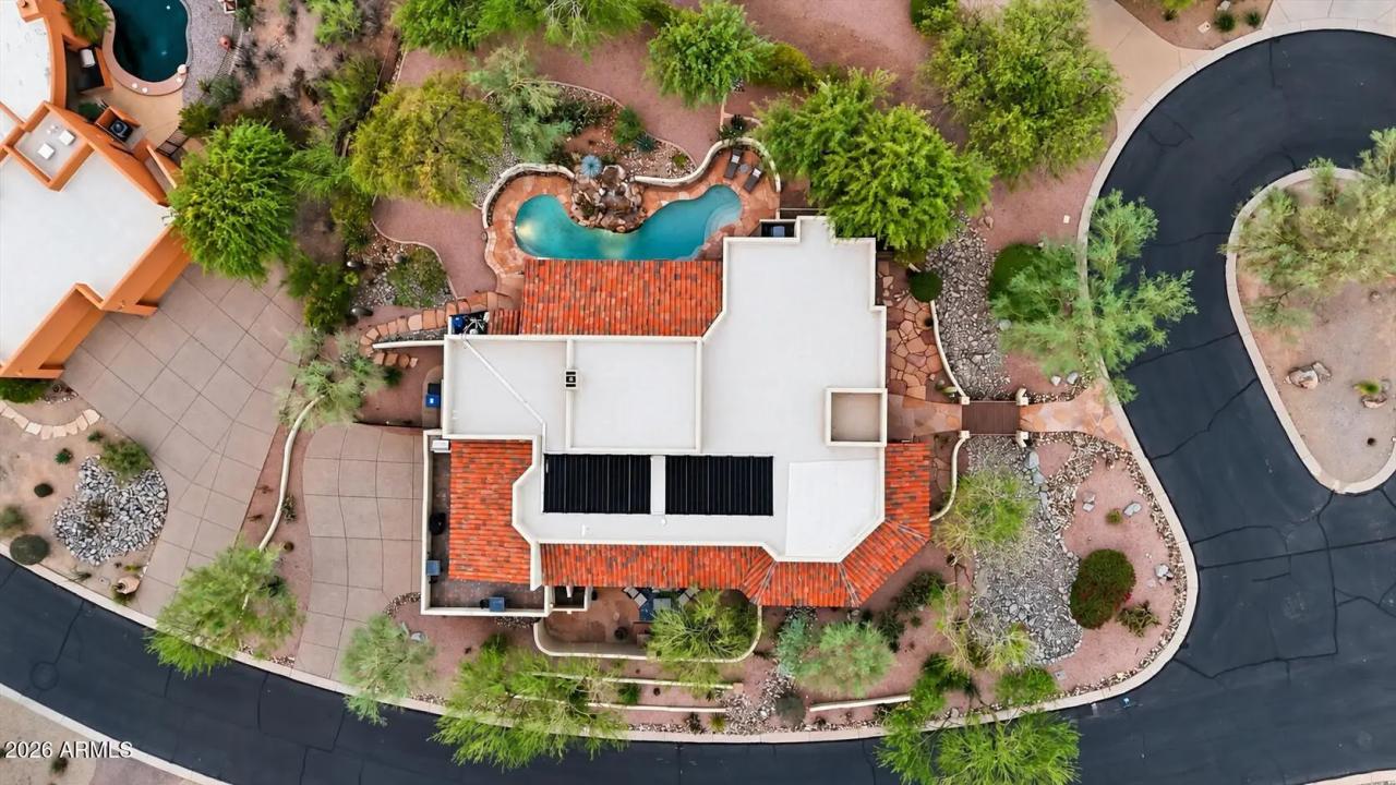 Real Estate Picture 4