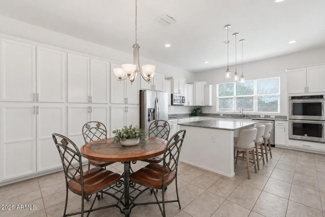 Real Estate Picture 5
