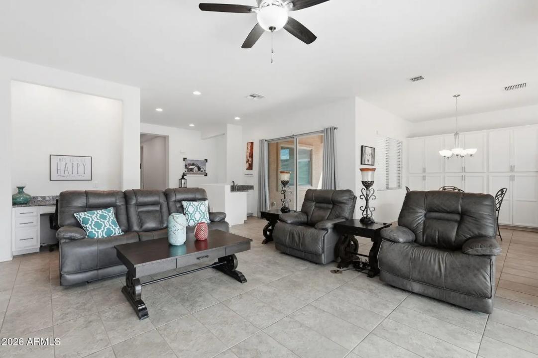 Real Estate Picture 17
