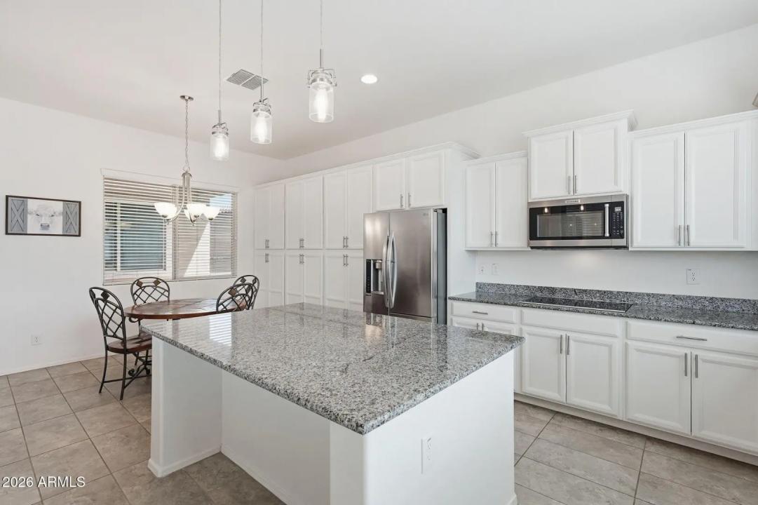 Real Estate Picture 24