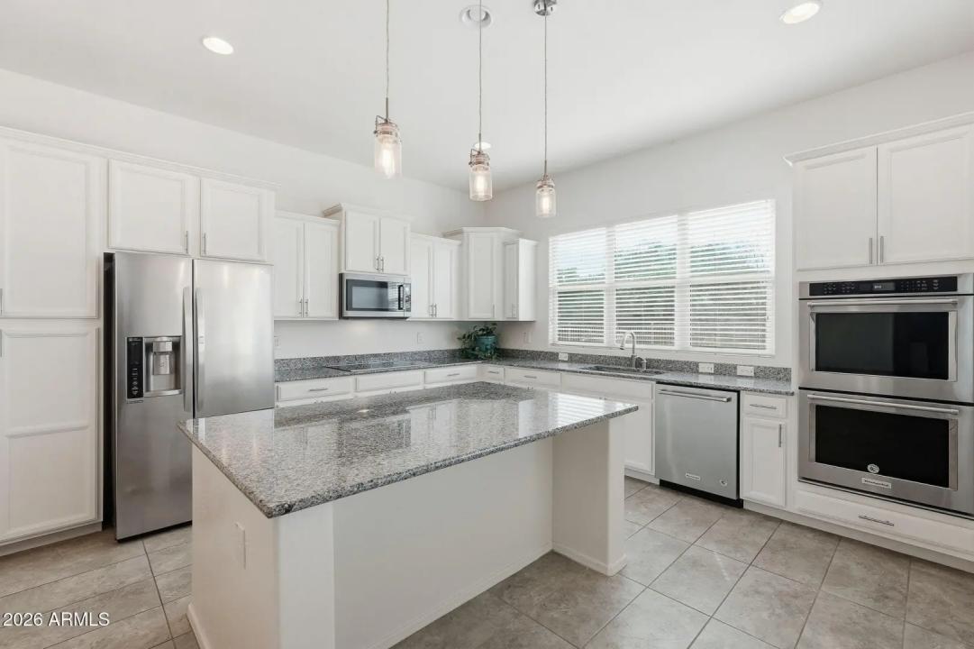Real Estate Picture 23