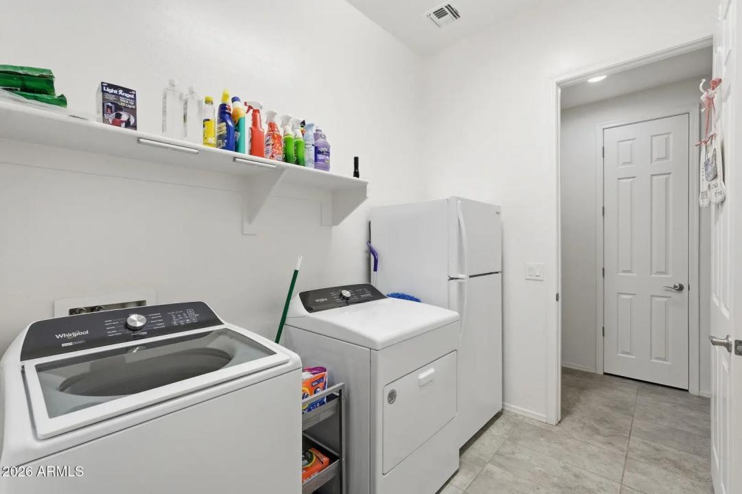 Real Estate Picture 43