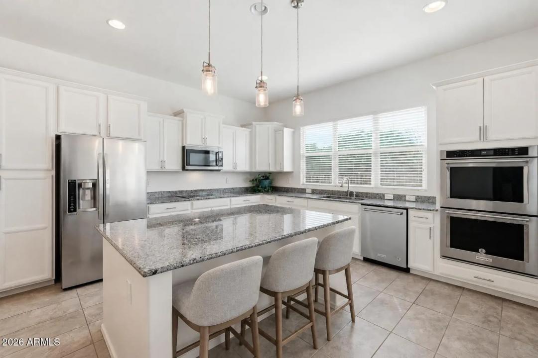 Real Estate Picture 22