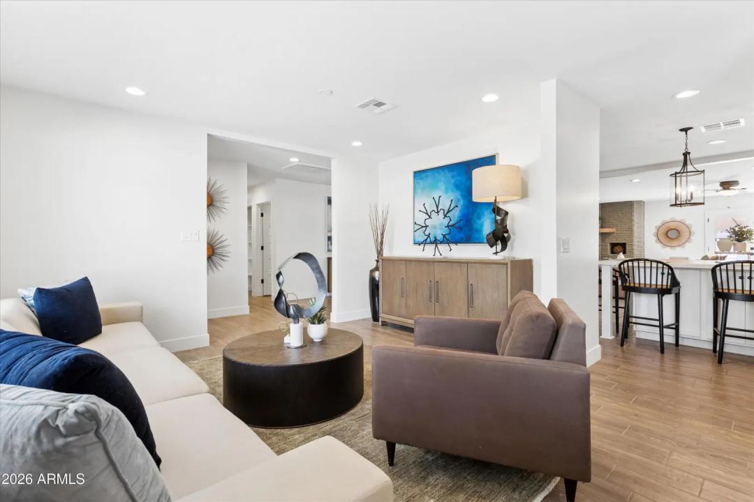 Real Estate Picture 4
