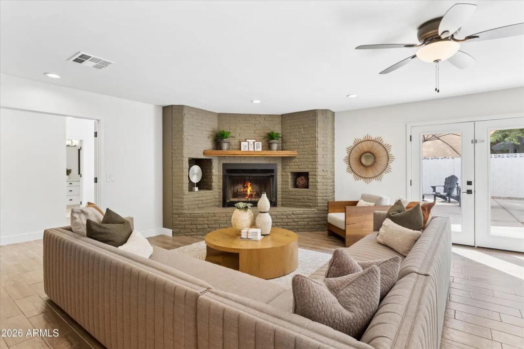 Real Estate Picture 11