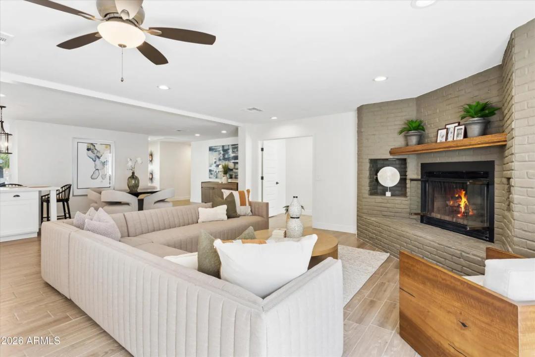 Real Estate Picture 14