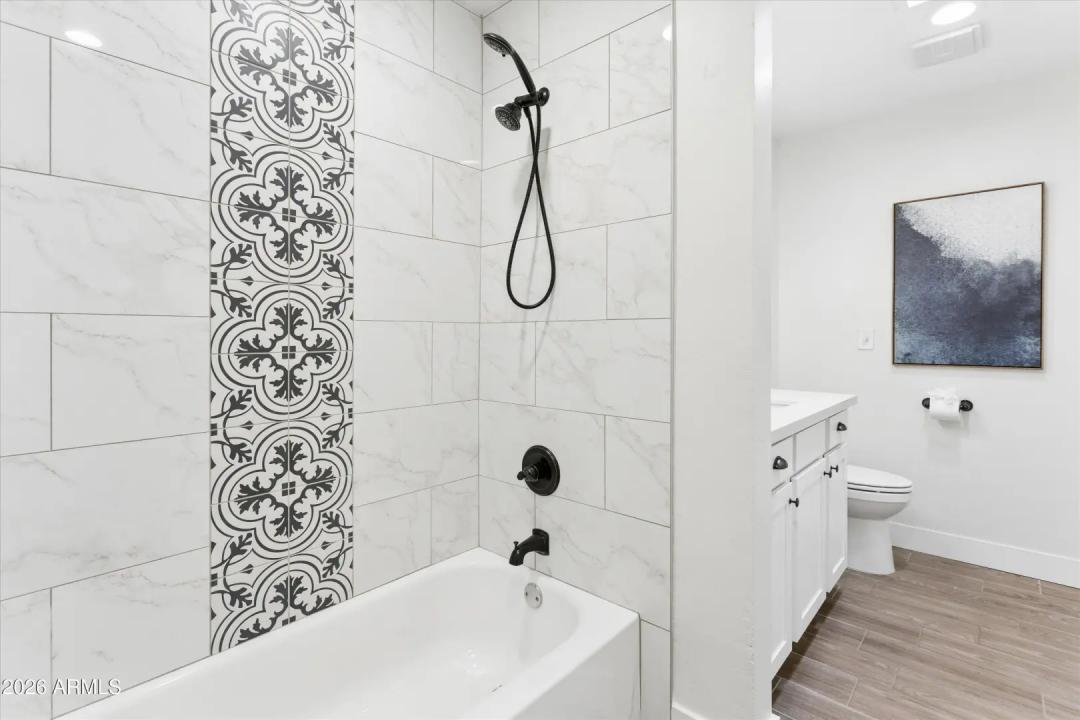 Real Estate Picture 22