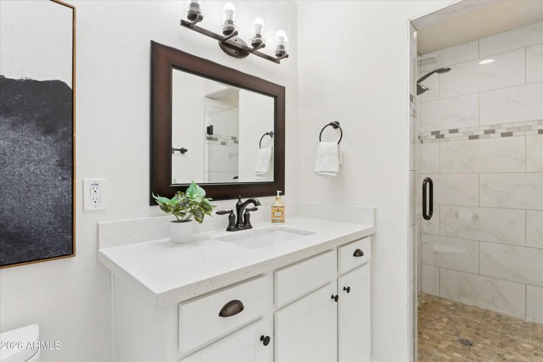 Real Estate Picture 24