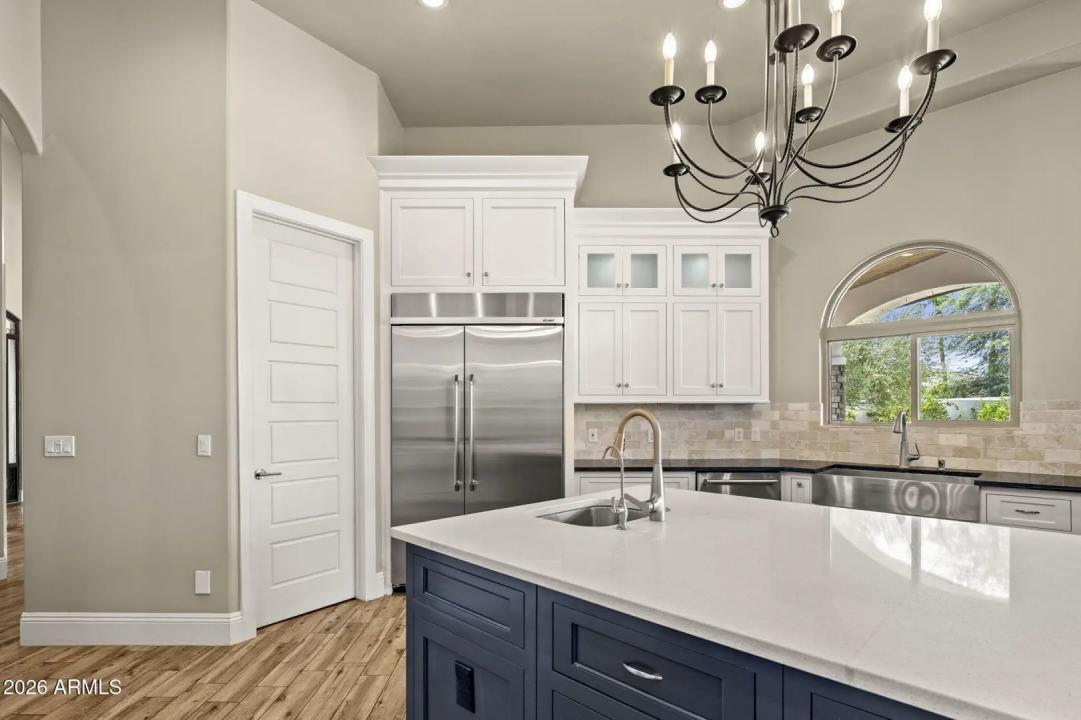 Real Estate Picture 14