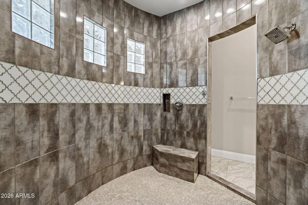 Real Estate Picture 34