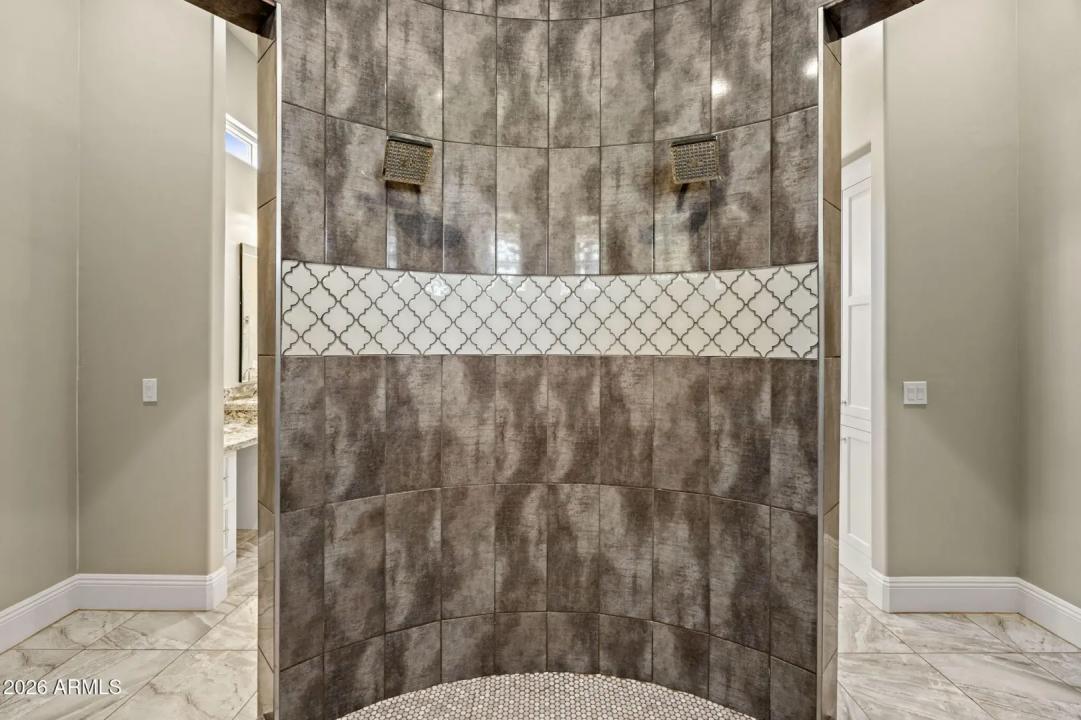 Real Estate Picture 33