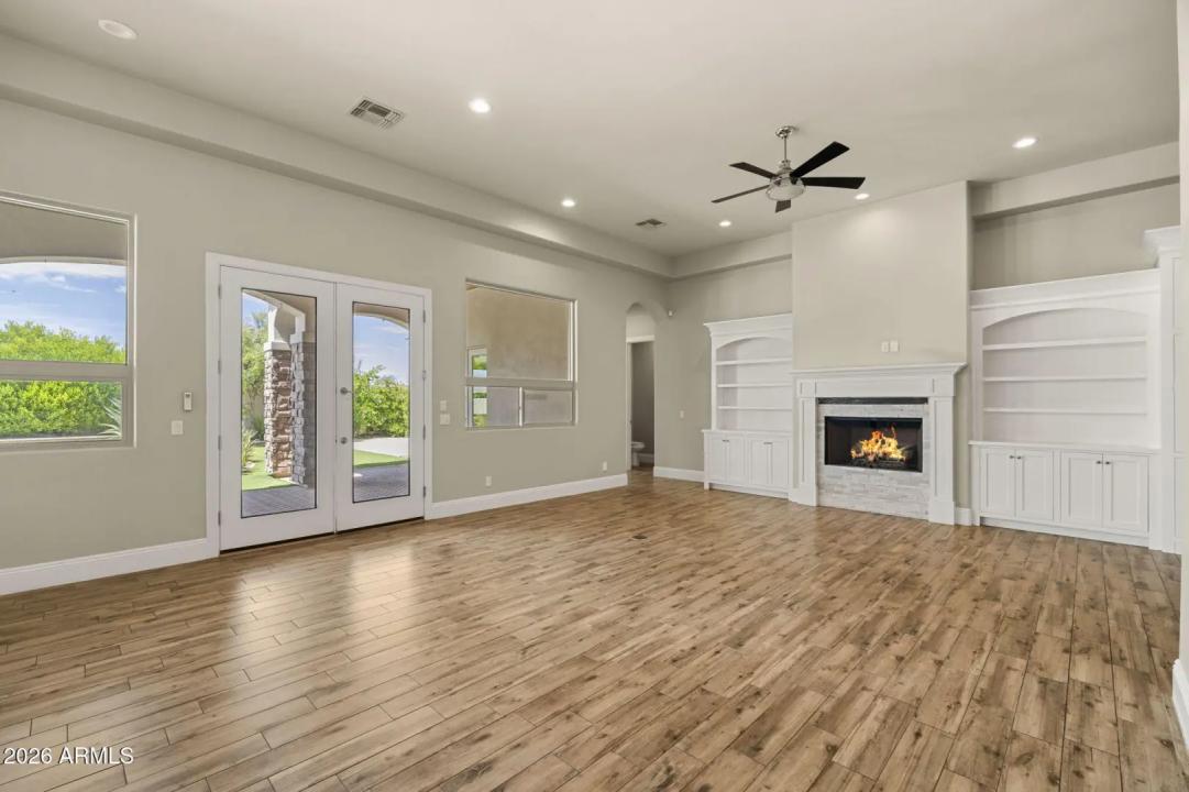 Real Estate Picture 20