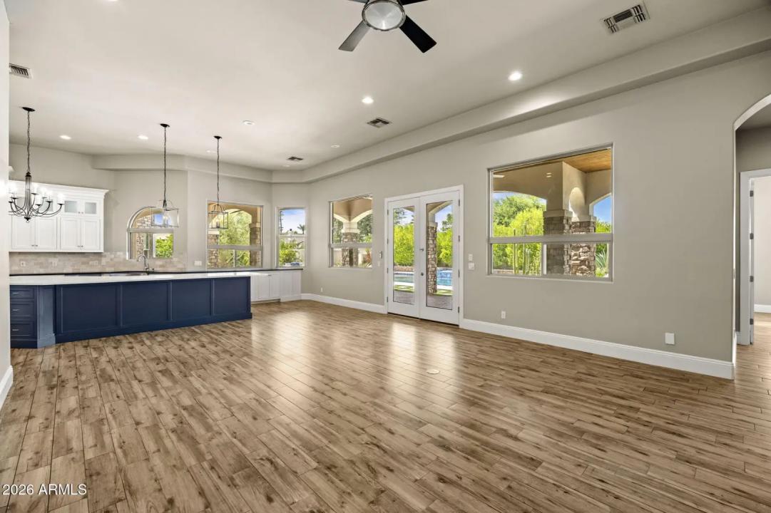 Real Estate Picture 19