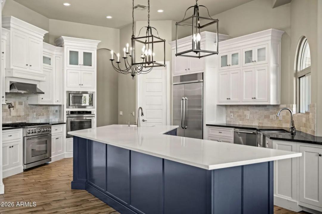 Real Estate Picture 13