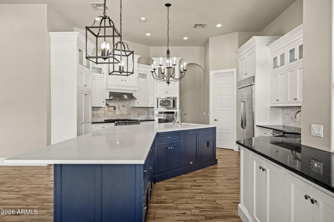 Real Estate Picture 15
