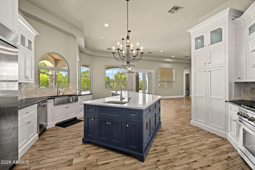 Real Estate Picture 16
