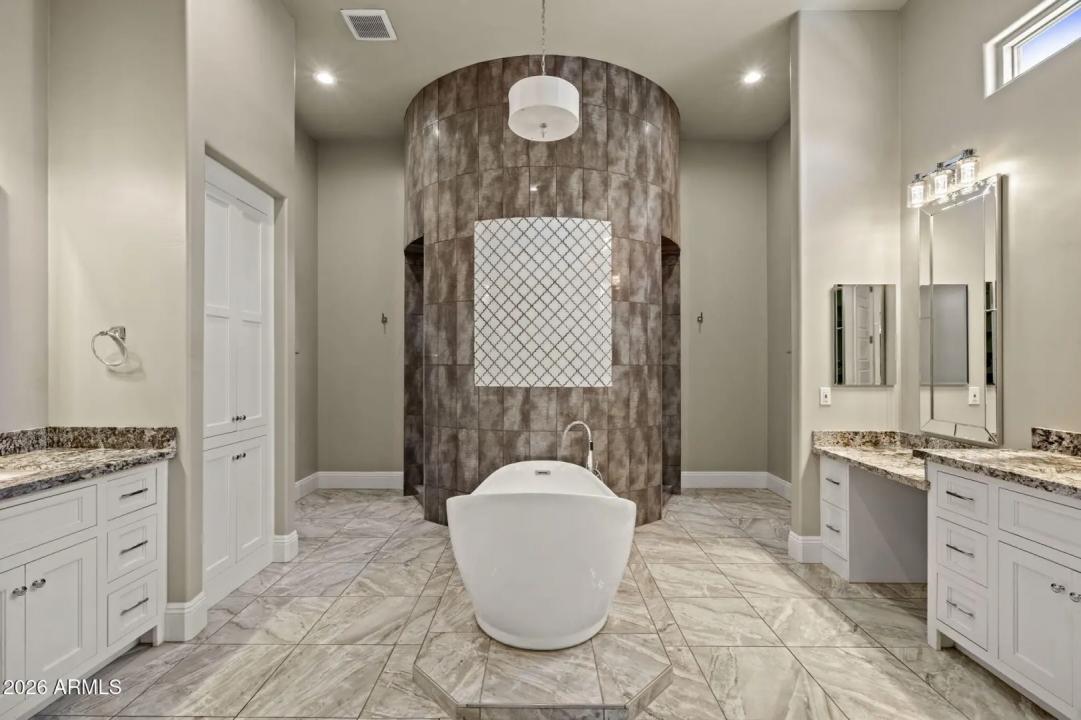 Real Estate Picture 29