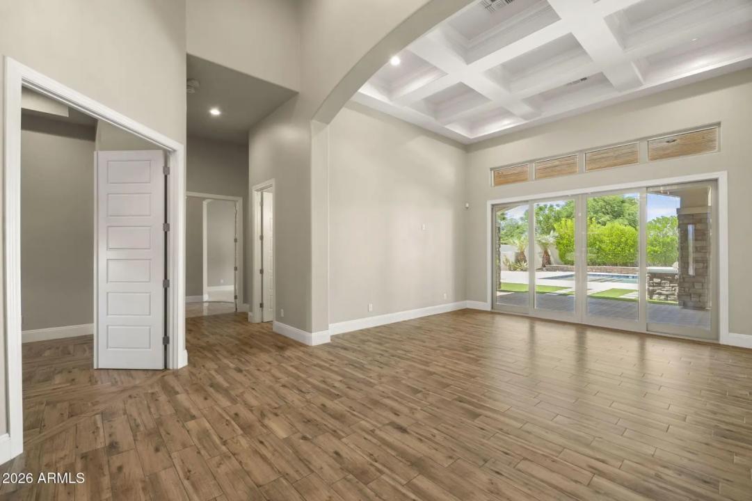 Real Estate Picture 9