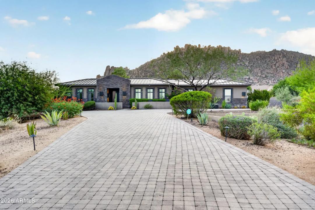 Real Estate Picture 3
