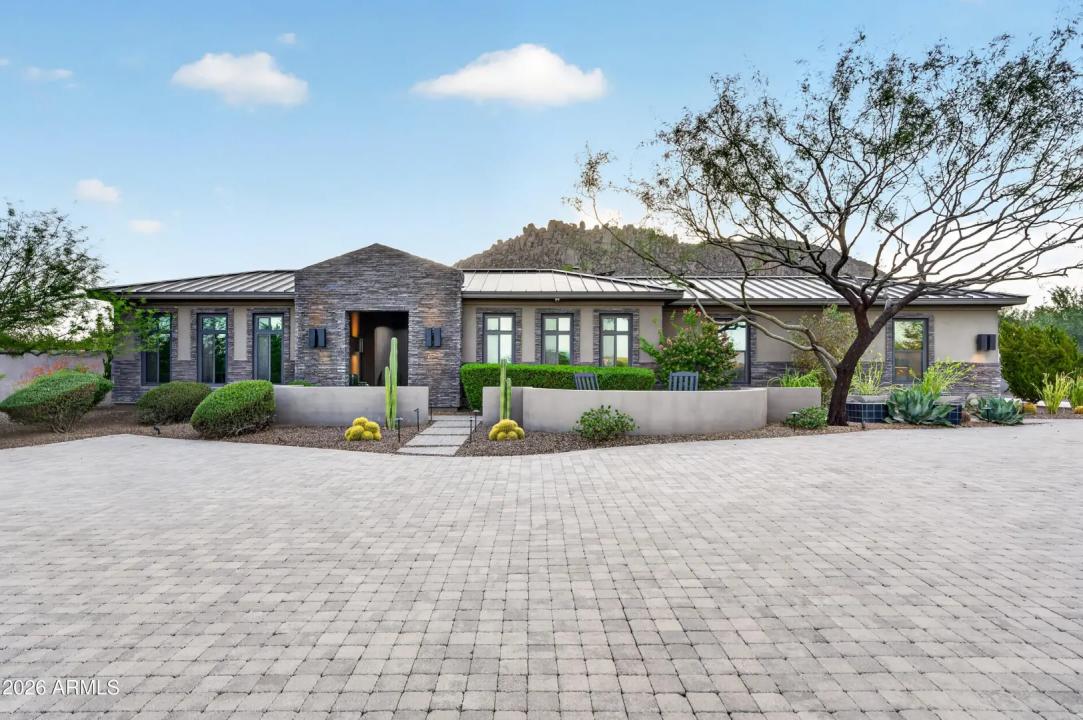 Real Estate Picture 5