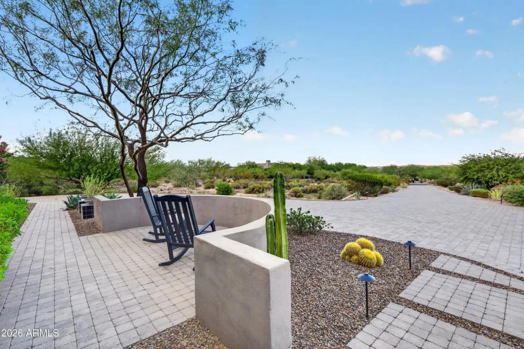 Real Estate Picture 6