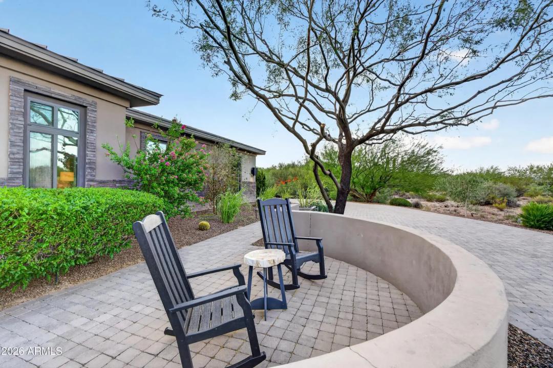 Real Estate Picture 7