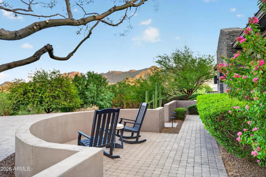 Real Estate Picture 8