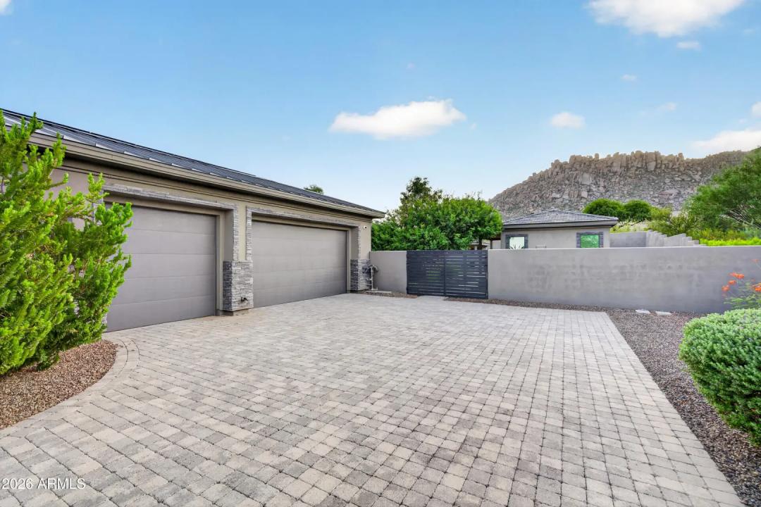 Real Estate Picture 9