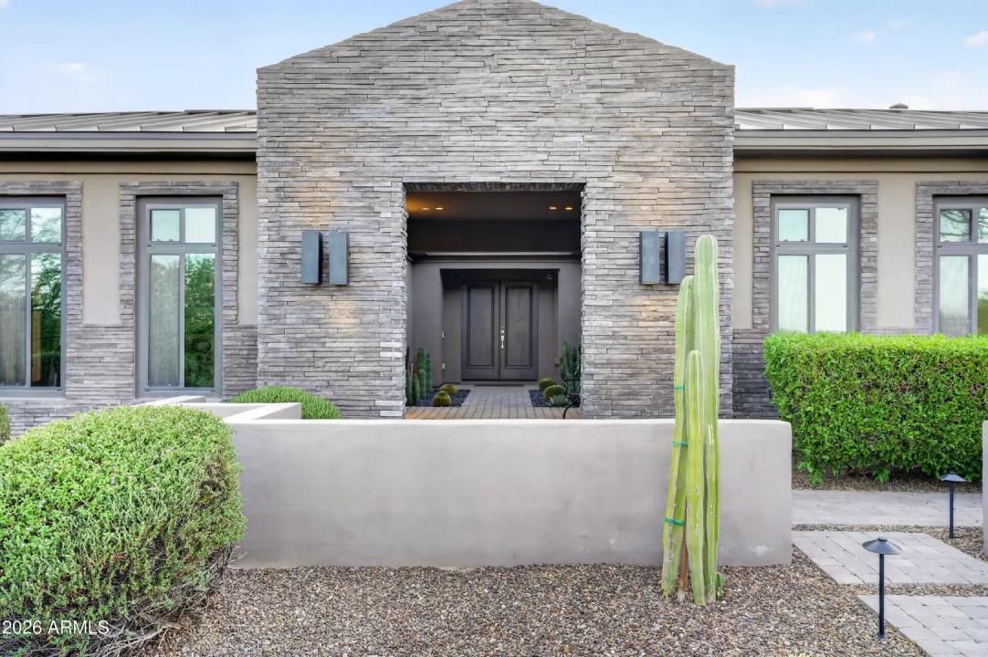 Real Estate Picture 12