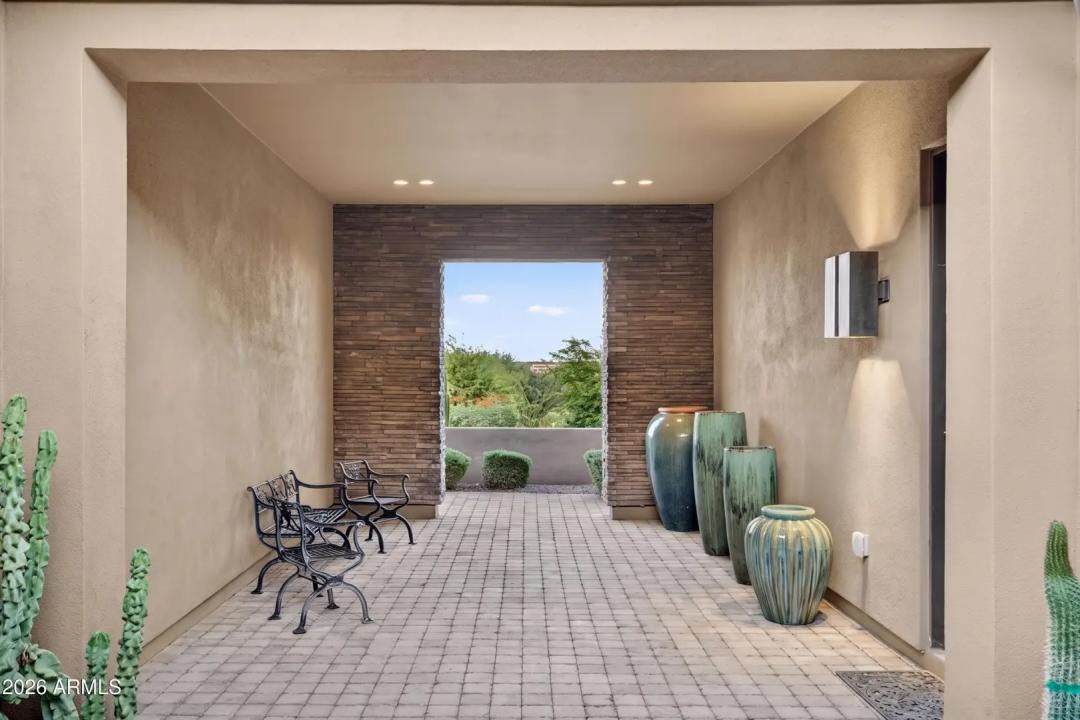Real Estate Picture 13