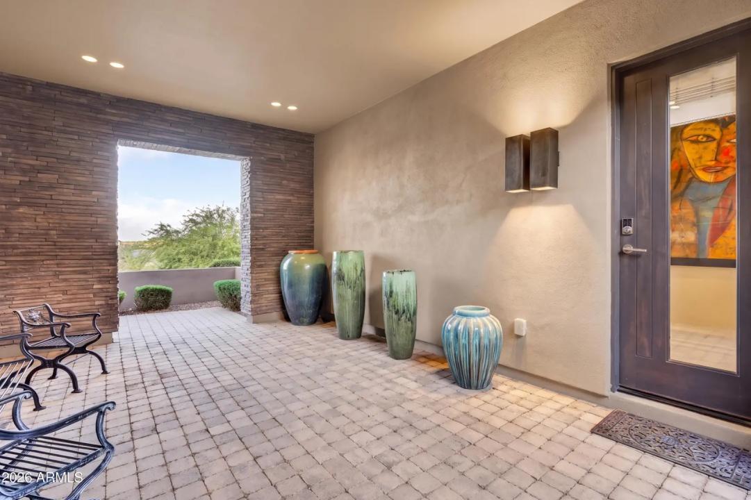 Real Estate Picture 14