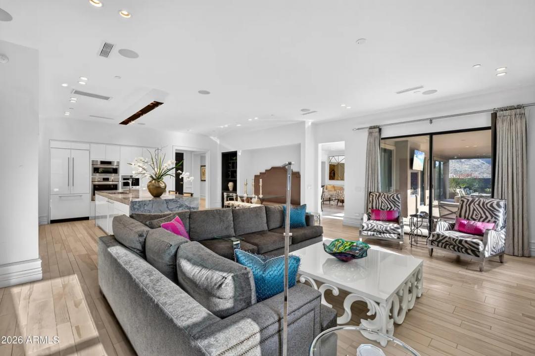 Real Estate Picture 30