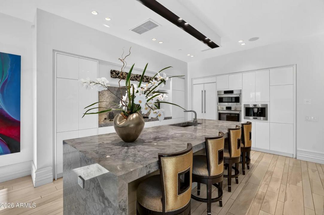 Real Estate Picture 34