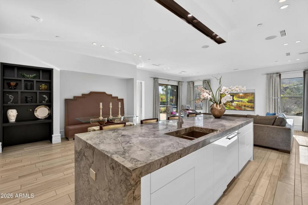 Real Estate Picture 40