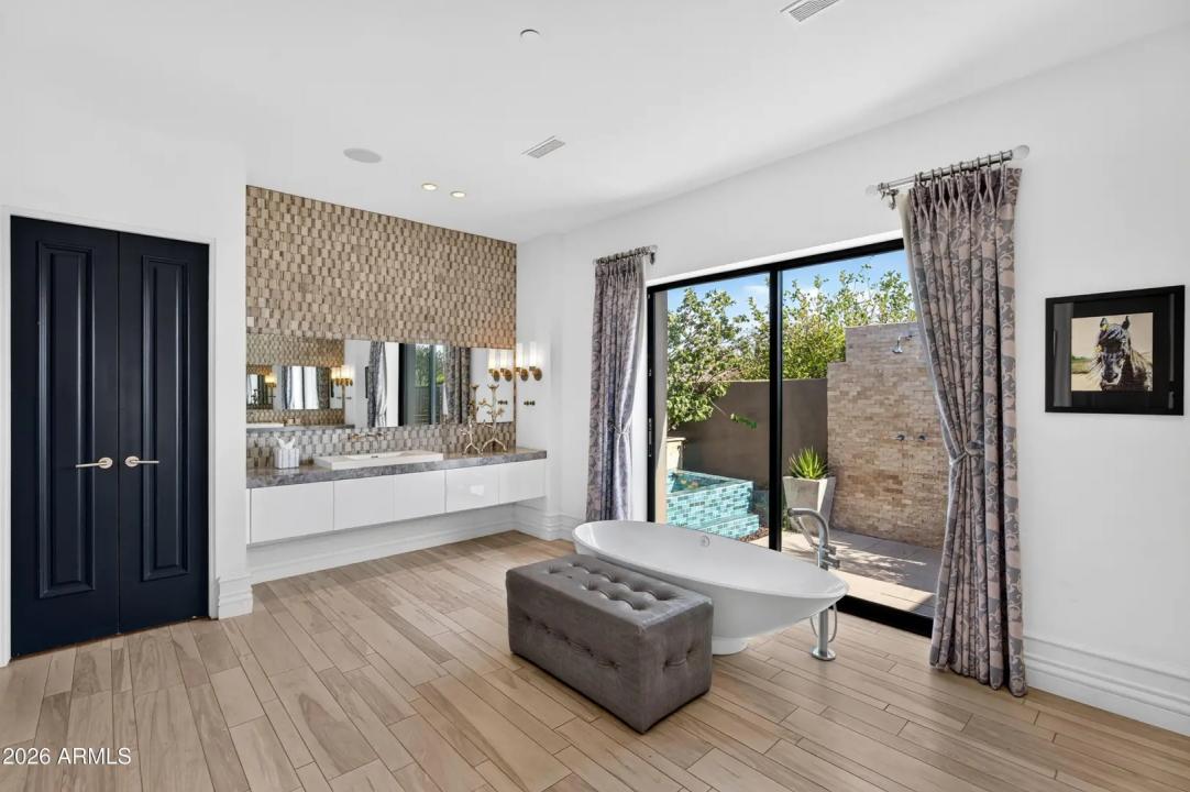 Real Estate Picture 52