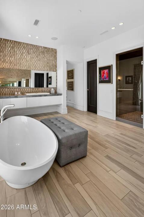 Real Estate Picture 56