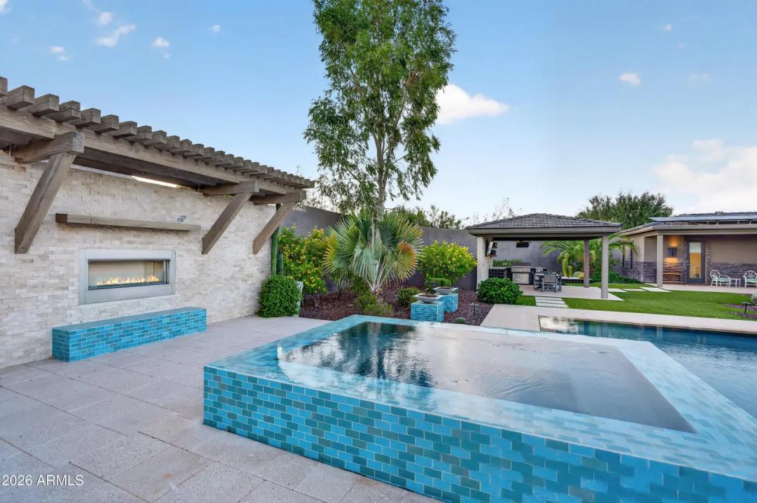 Real Estate Picture 105