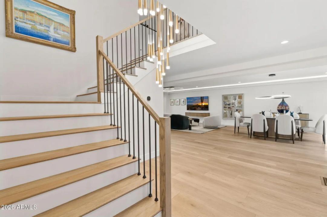 Real Estate Picture 5