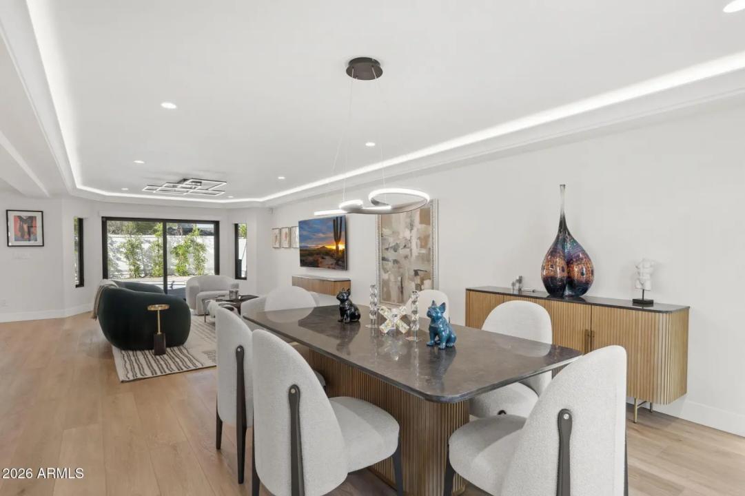 Real Estate Picture 8